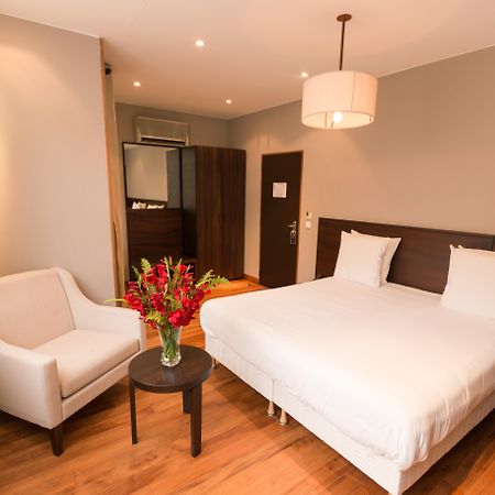 โลฟร์ โฮเต็ล แอนด์ สปา Hotel อันตานานารีโว ภายนอก รูปภาพ
