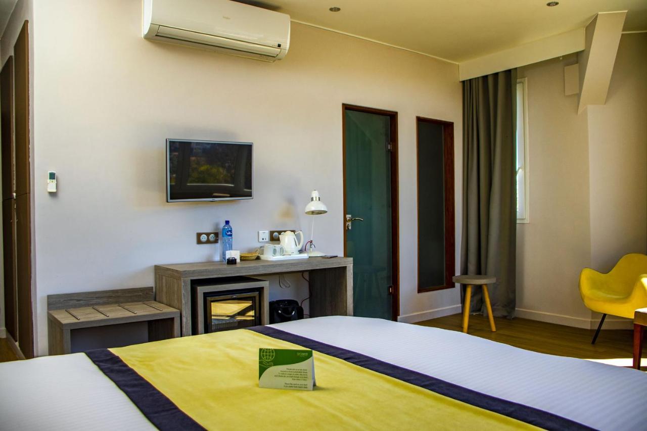 โลฟร์ โฮเต็ล แอนด์ สปา Hotel อันตานานารีโว ภายนอก รูปภาพ