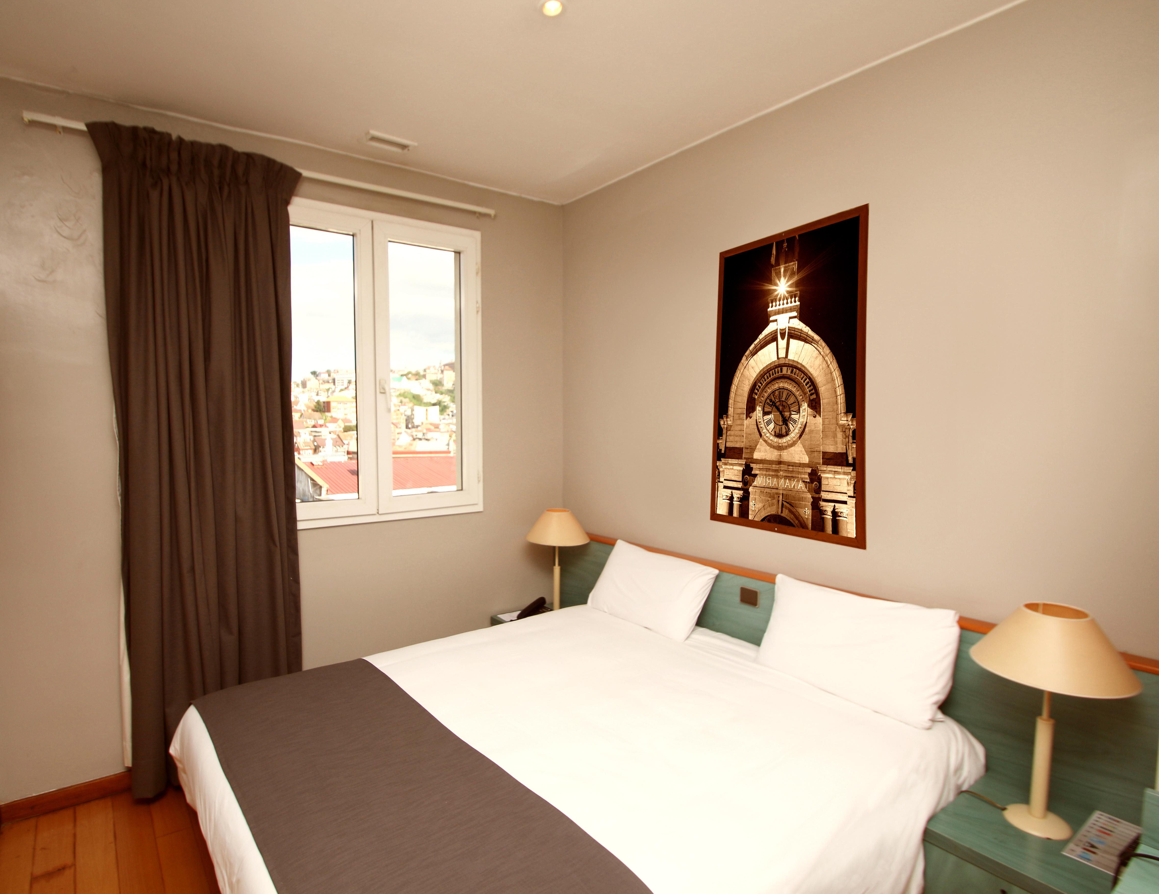 โลฟร์ โฮเต็ล แอนด์ สปา Hotel อันตานานารีโว ภายนอก รูปภาพ