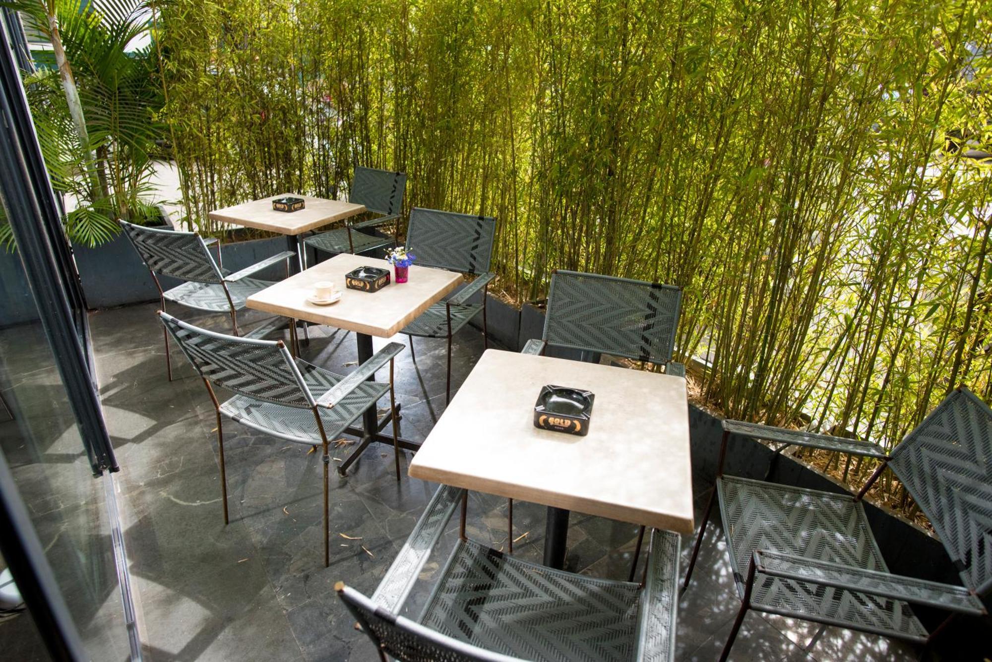 โลฟร์ โฮเต็ล แอนด์ สปา Hotel อันตานานารีโว ภายนอก รูปภาพ